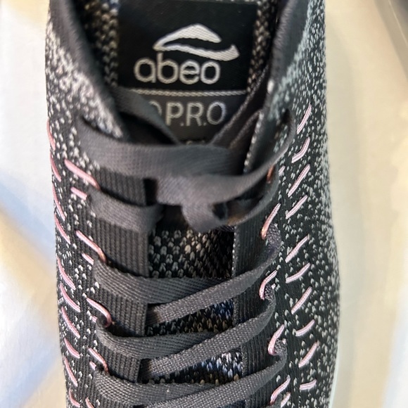 Abeo excellent, like new Enola sneakers, lightweight, gray size 9.5 wide - Picture 2 of 6
